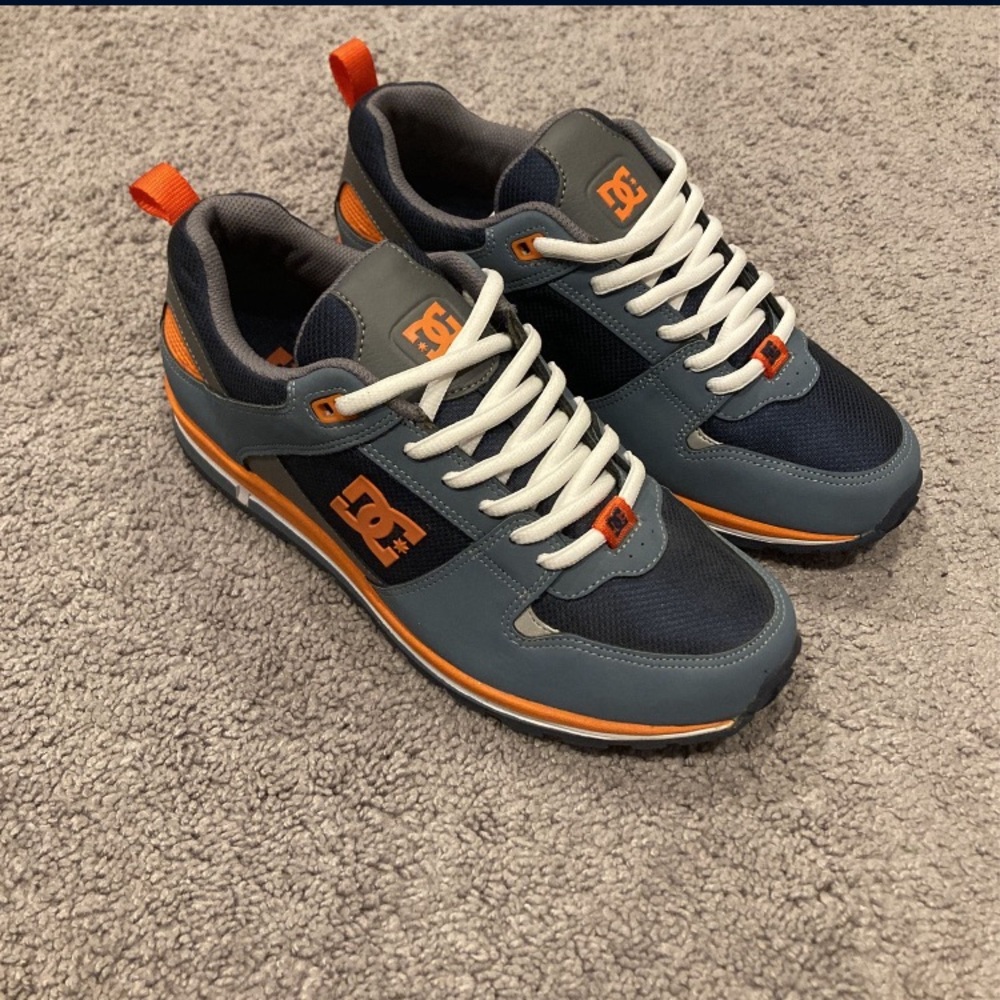 DC Sneakers